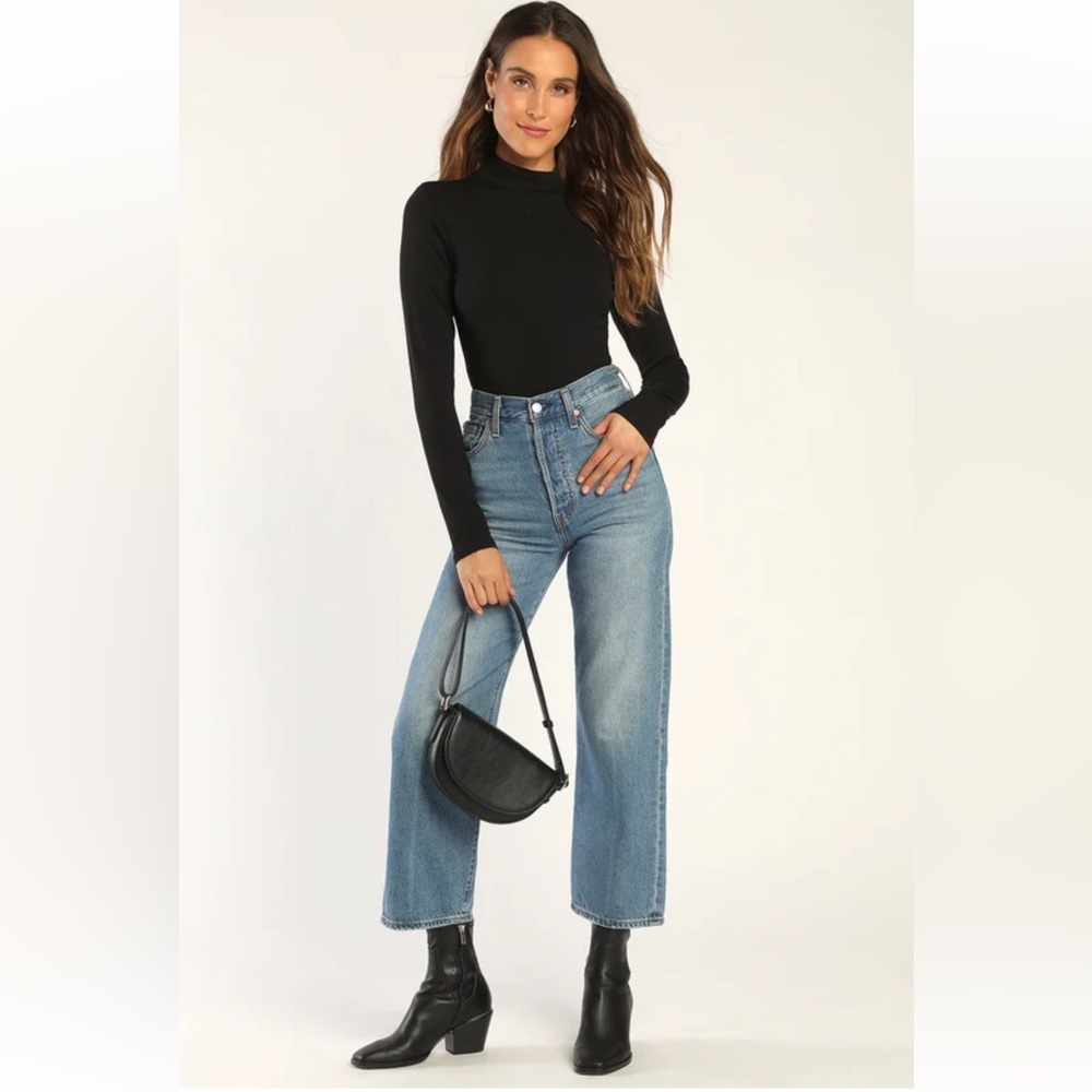 NWT Begin with the Basics Black Mock Neck Long Sleeve Crop Top
Lulus size M